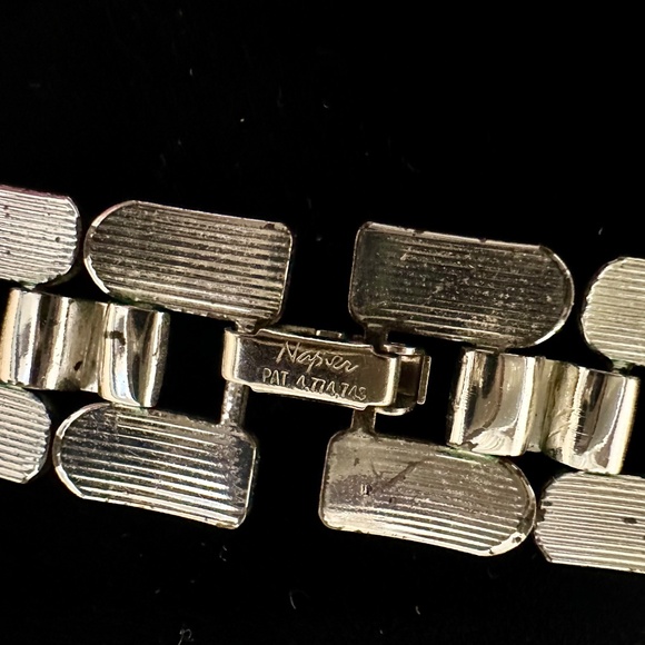 VINTAGE NAPIER JEWELRY CO. CHUNKY SILVER NECKLACE - Picture 3 of 3